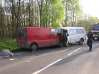 Dva mrtví po čelním střetu dvou dodávek - Stříbro, Benešovice