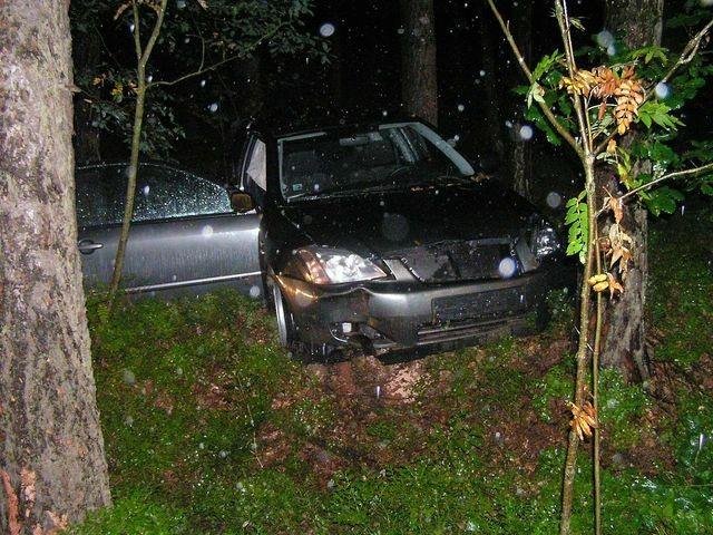 Parta mladých lidí bourala na Domažlicku - Olešná, Mířkov