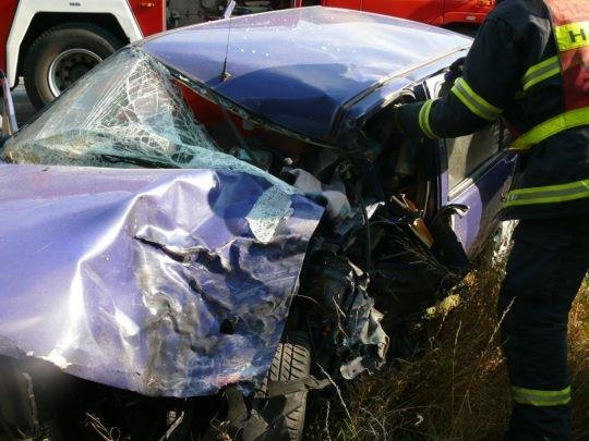 Ford Fiesta vs. nákladní tahač - Slaný, Řevničov