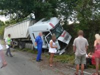 Ford Fiesta vs. nákladní tahač - Slaný, Řevničov