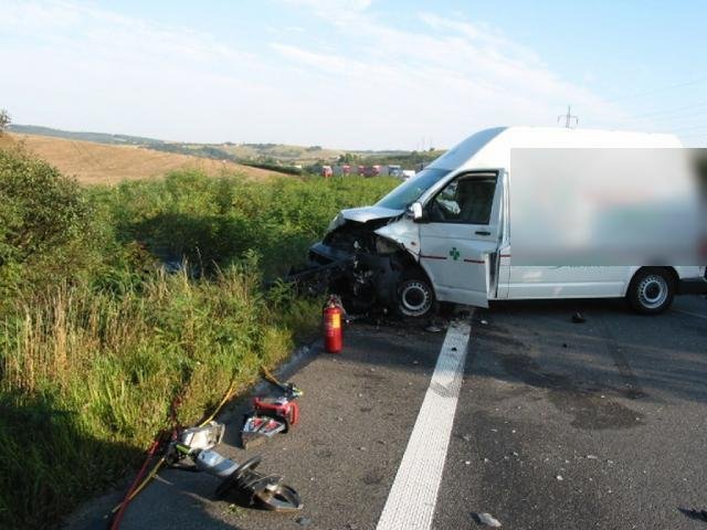 U Uherského Brodu bourala dodávka a Škoda Felicie - uherský Brod, Uherské Hradiště