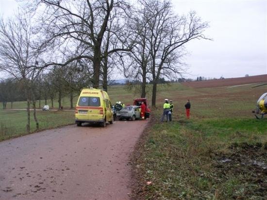 Střet osobních vozidel - Škoda vs. Renault - Slemeno u Vrchlabí na Trutnovs