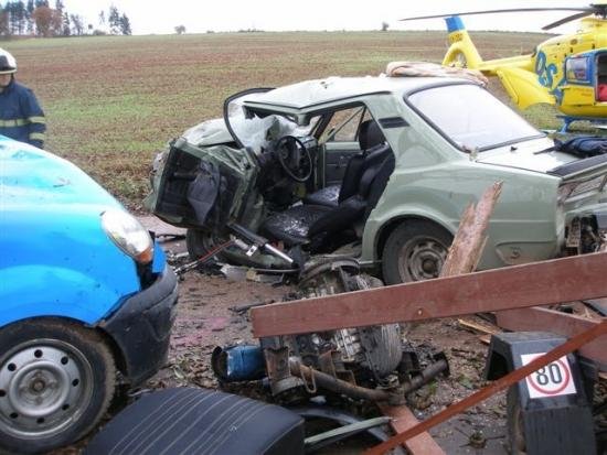 Střet osobních vozidel - Škoda vs. Renault - Slemeno u Vrchlabí na Trutnovs