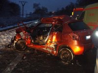 Po čelním střetu s autobusem zemřela řidička Fabie