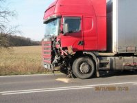 Zdemolované Daewoo Tico po střetu s náklaďákem - Jaroměř, Hradec Králové