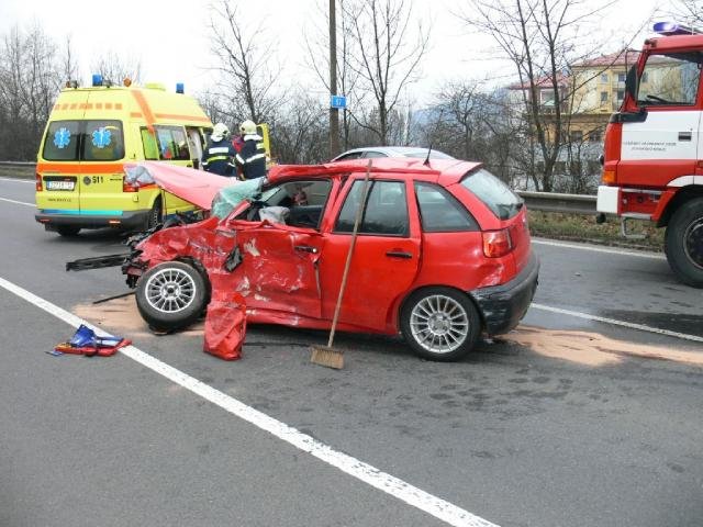 Žena zemřela při nehodě ve Vsetíně - Vsetín