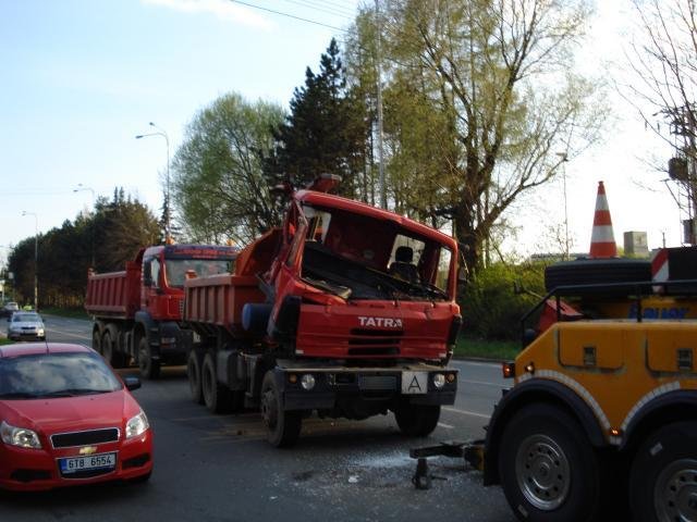 Rozpáraná Tatra 815 - Ostrava