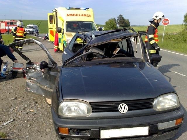 Řidič Volkswagenu nedal přednost motorce - Střílky