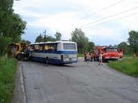 Nedobrždění nákladního automobilu Kamaz a autobusu - Paskov