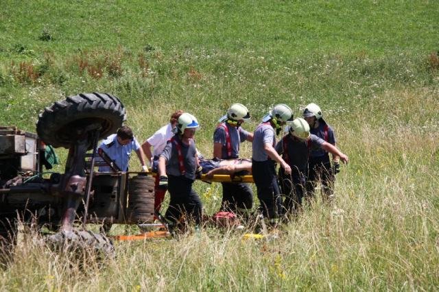 Mladík havaroval s traktorem - Všeminy