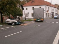 Střet kamionu s Audi A90 a cyklistkou - Luštěnice