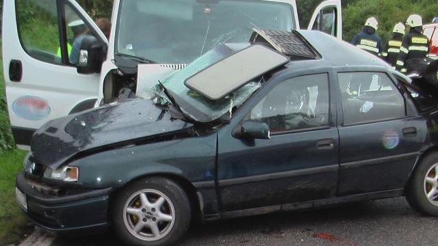 Střet osobního vozidla s dodávkou nepřežili dva muži - Kněžice