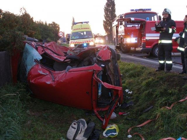 Ve vraku Renaultu Clio zahynuly dvě ženy - Roudnice