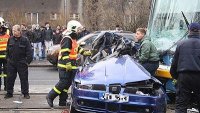 Ujížděl policii, po nárazu do tramvaje zemřel - Ostrava