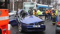 Ujížděl policii, po nárazu do tramvaje zemřel - Ostrava