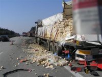 Vážná nehoda kamionu na dálnici D5 - dálnice D5
