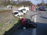 Motorkář zemřel po střetu s osobním vozidlem