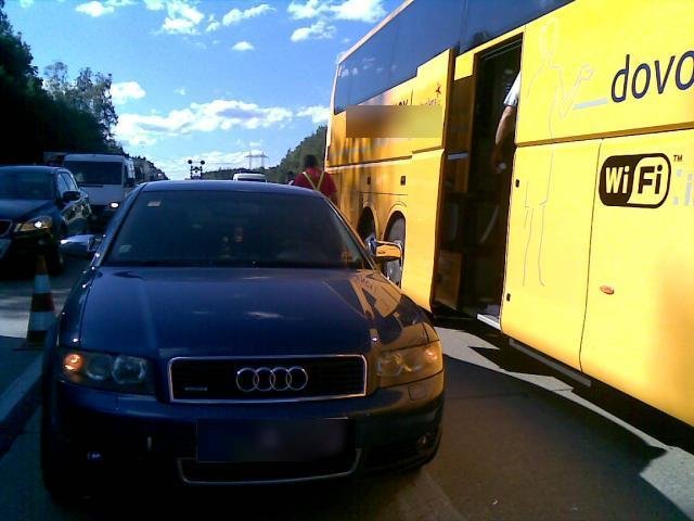 Autobus vs. Audi - D1, km 184