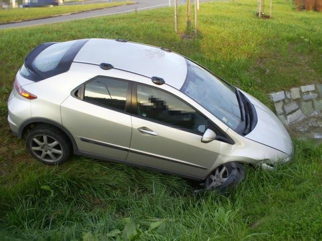 Se třemi promile sedl za volant a havaroval - Ostrava