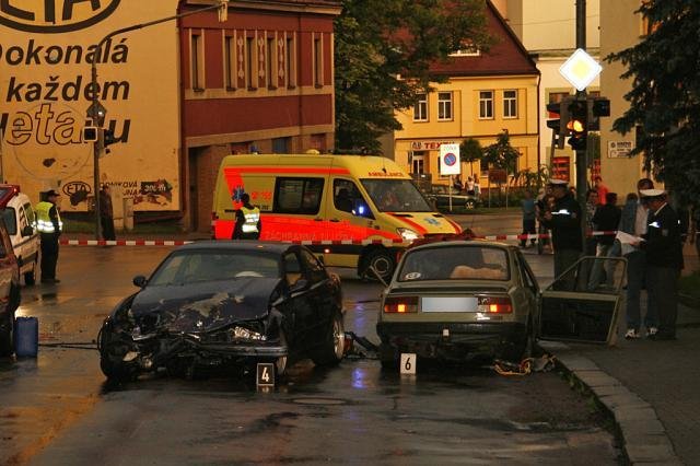 Čelní střet dvou vozidel v Hlinsku - Hlinsko