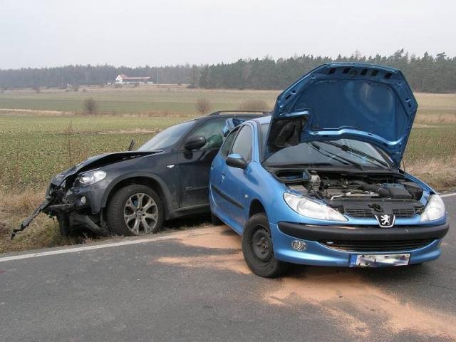 Mezi Kladnem a Dobrou se stala vážná dopravní nehoda - Velká Dobrá