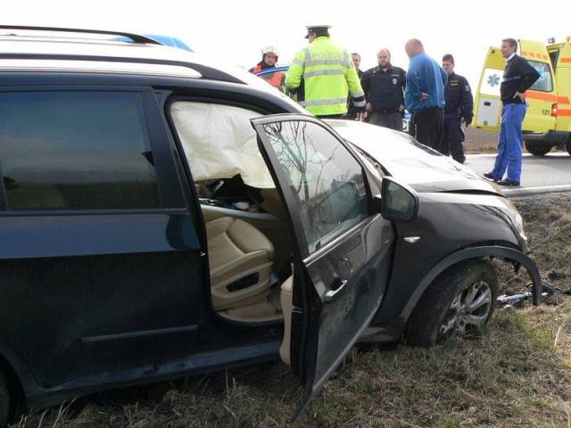 Mezi Kladnem a Dobrou se stala vážná dopravní nehoda - Velká Dobrá