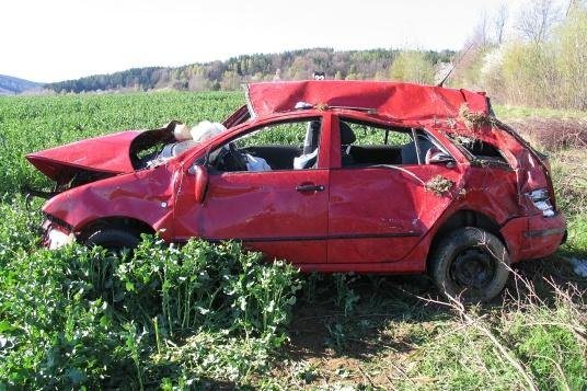 Nepřiměřená rychlost - jeden mrtvý a jeden těžce zraněný - Vitějovice