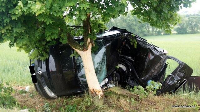 U Hředle na Berounsku se vážně zranil řidič - Zdice