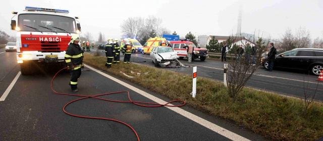 Hromadná dopravní nehoda mezi Mostem a Chomutovem - Chomutov, Most