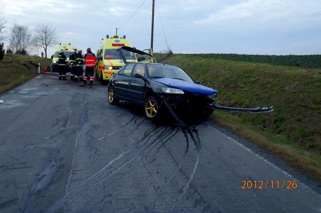 Při nehodě vypadla dívka z vozu - Čínov