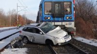 Rychlík smetl na přejezdu subaru - Ostrava - Třebovice