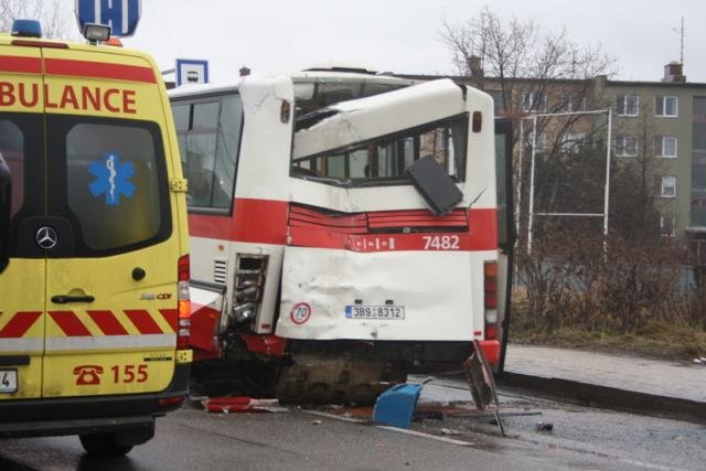 V Brně se srazily dva autobusy, 19 zraněných - Brno 