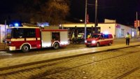 Taxikář s vozidlem narazil do sloupu, uhořel  - Praha