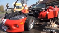 Nehoda sportovního vozidla Viper v Hradci Králové