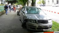 Dopravní nehoda v Sobotce. Na chodníku zemřely dvě děti