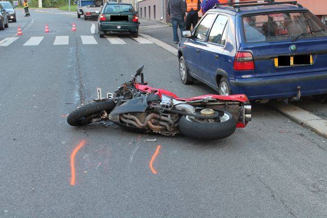 Motorkář nedobrzdil - Jablonec nad Nisou