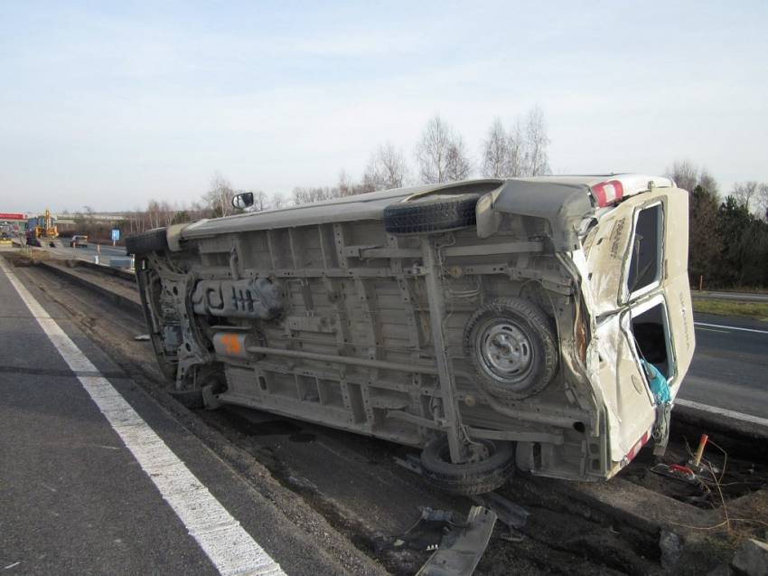 Dopravní nehoda na D1 si vyžádala šest zraněných - Dálnice D1, 226. km směr Praha