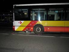 Střet vozidla s autobusem v Hradci Králové