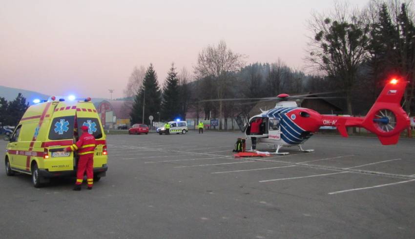 Dopravní nehodu BMW nepřežila sražená třináctiletá dívka - Rožnov pod Radhoštěm