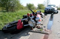 Motorkář předjížděl a zemřel - Staré Město