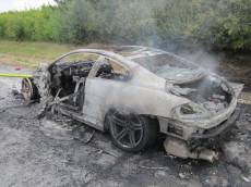 Luxusní BMW M6 pohltily na D1 plameny