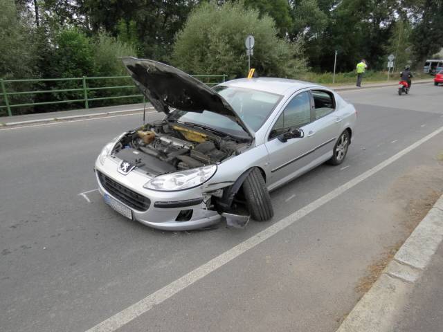 Motorkář utrpěl těžká zranění po střetu s vozidlem - Kaceřov