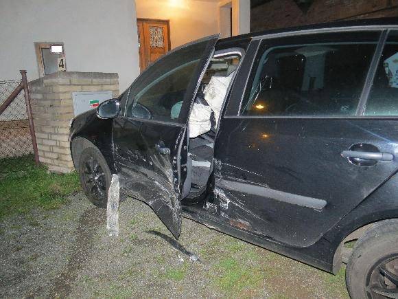 Řidič Opelu pod vlivem alkoholu zavinil nehodu - Lázně Bělohrad