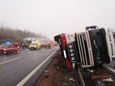 Při dopravní nehodě na dálnici D5 zemřel řidič kamionu - dálnice D5, Žebrák