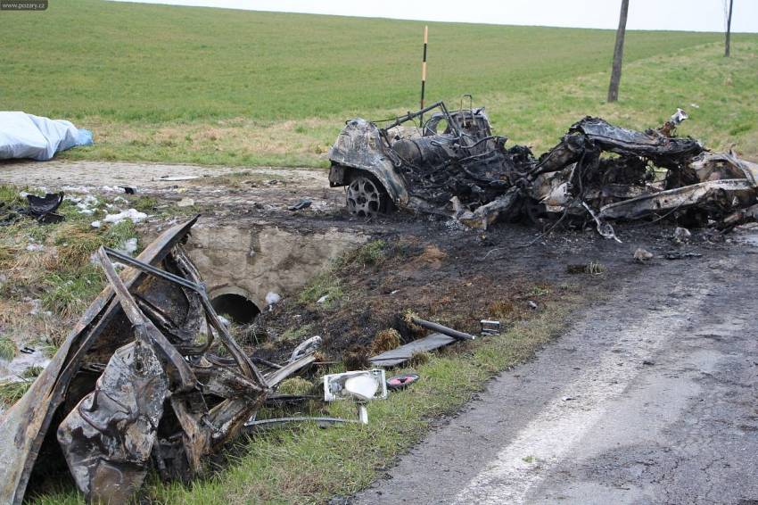 Dopravní nehoda v obci Suchohrdly si vyžádala čtyři mrtvé - Suchohrdly