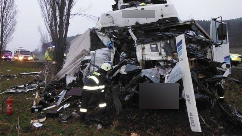 Osmnáctiletý mladík zahnyul při nehodě na Královéhradecku - Konecchlumí