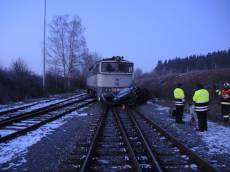 Tragická srážka osobního vozu s motorovým vlakem - Holýšov