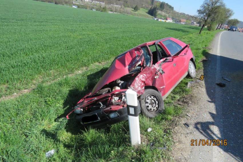 Zemědělský stroj se střetl s osobním vozidlem - Koloveč, Kanice