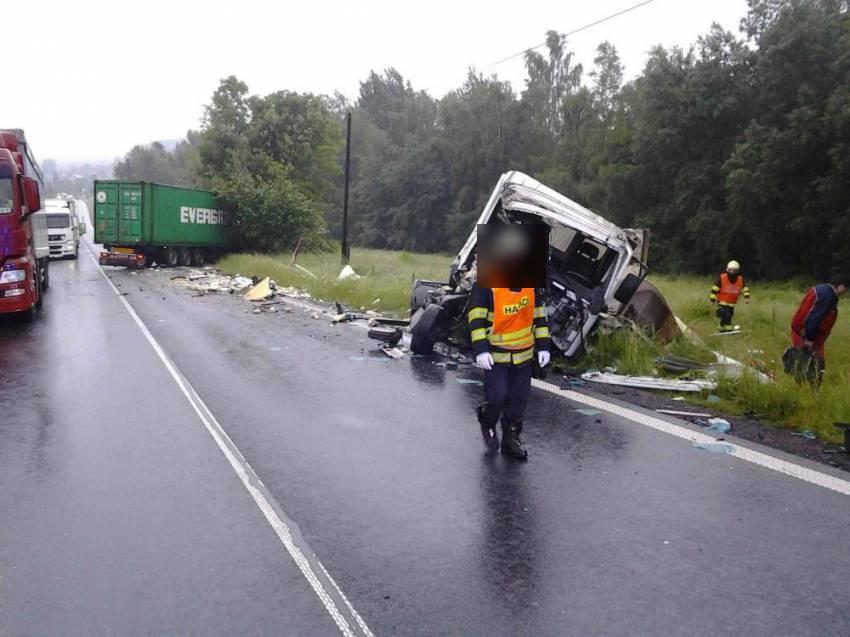 U Štoků se střetll kamion s nákladním vozidlem - u Štoků