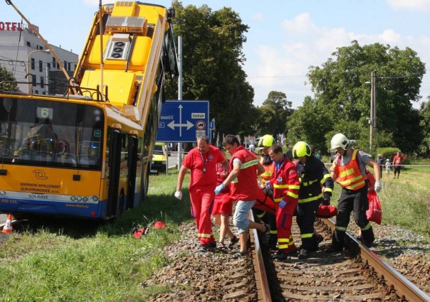 Trolejbus havaroval v Otrokovicích - Otrokovice